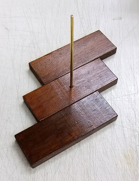 ディスプレイスタンド　プラモデル　自作　文具とプラモの店　タギミ