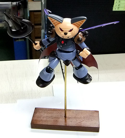ディスプレイスタンド　プラモデル　自作　文具とプラモの店　タギミ