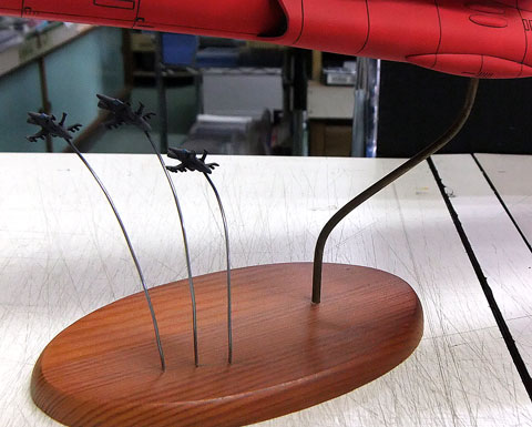 ディスプレイスタンド　プラモデル　自作　文具とプラモの店　タギミ